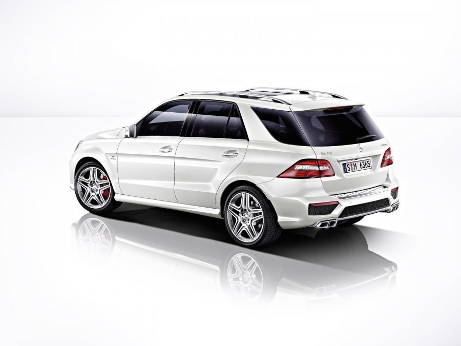  Mercedes-Benz ML63 AMG 2012 года  (фото 64 из 70)